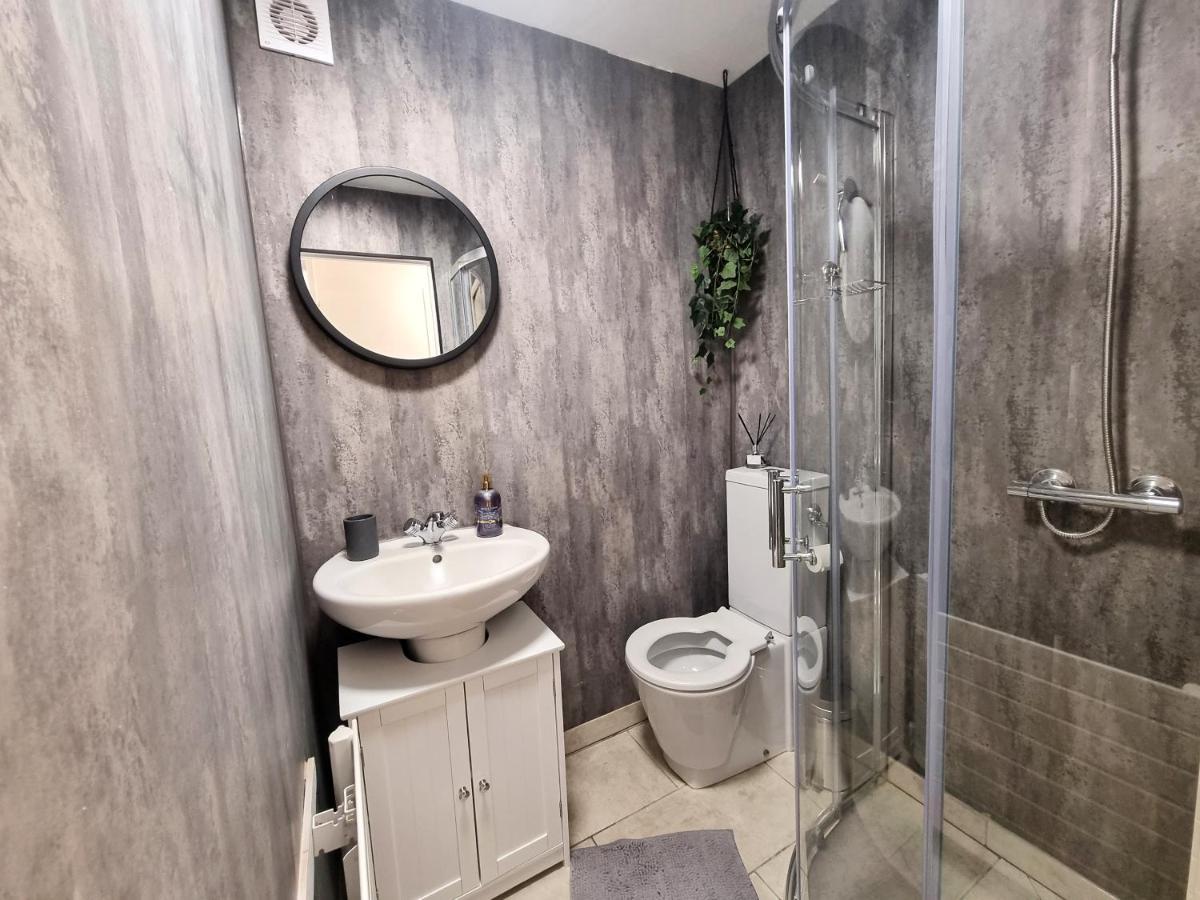 Cosy Apartment Nearby Train Station! Watford  Dış mekan fotoğraf